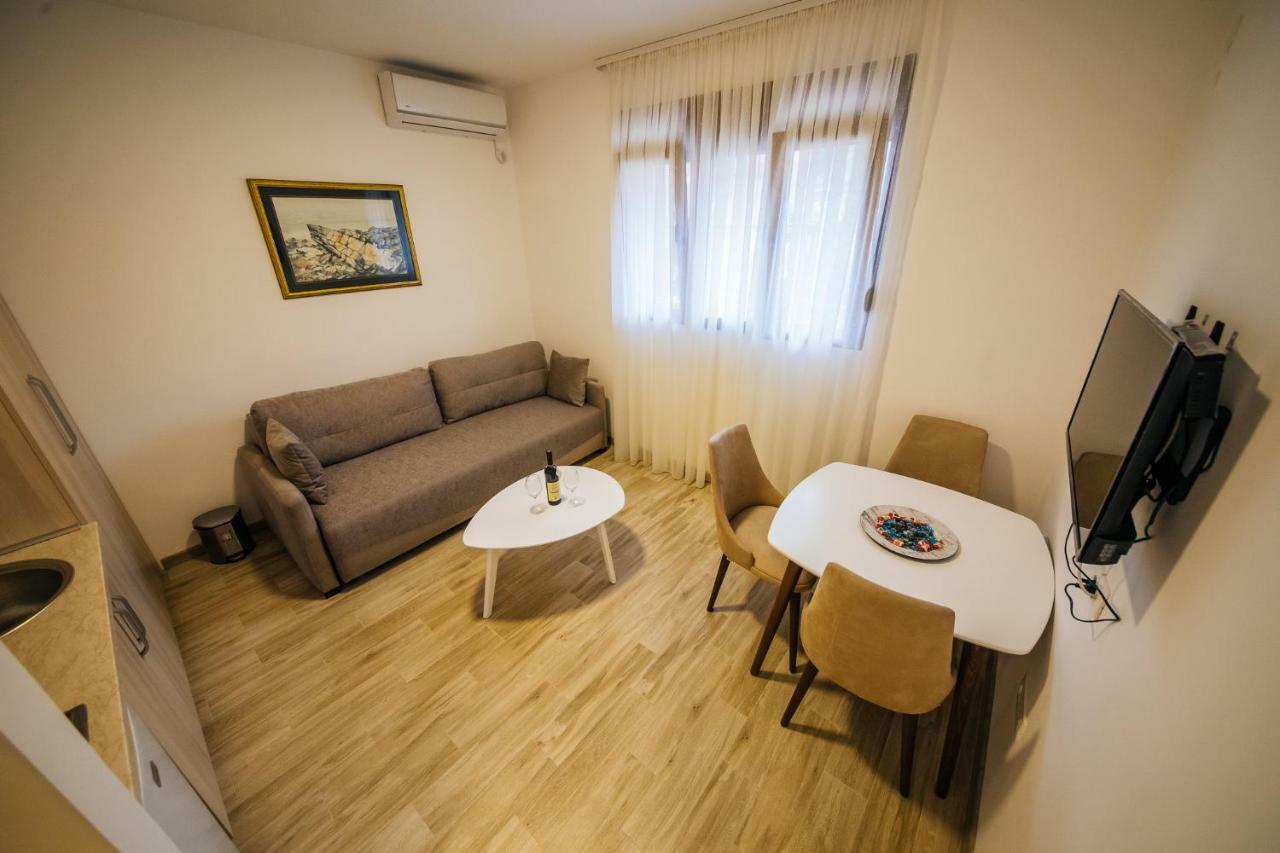 Apartments Vojislav Virpazar Buitenkant foto