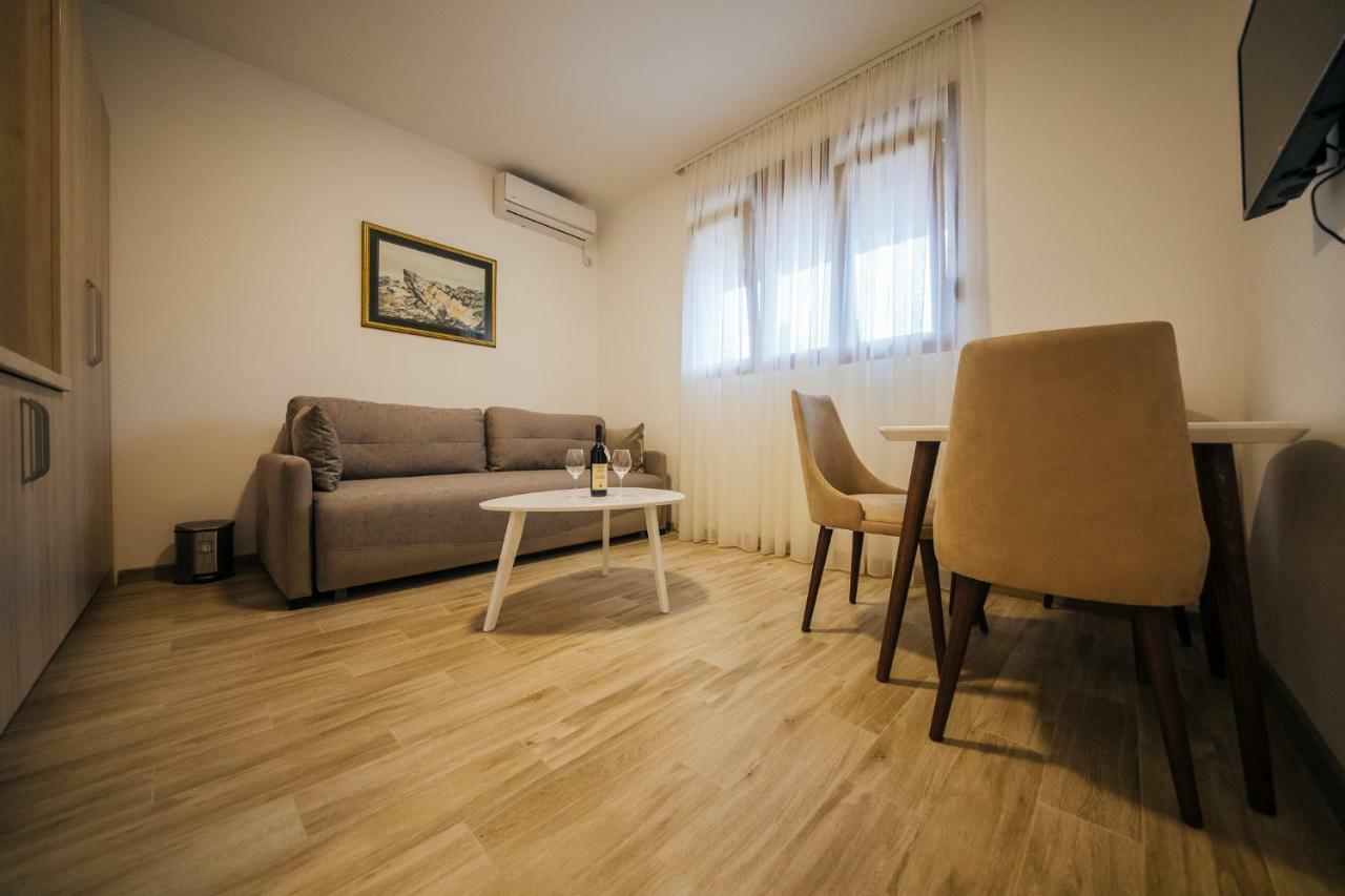 Apartments Vojislav Virpazar Buitenkant foto